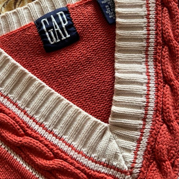 GAP V-neck Sweater Size XL - Picture 2 of 5